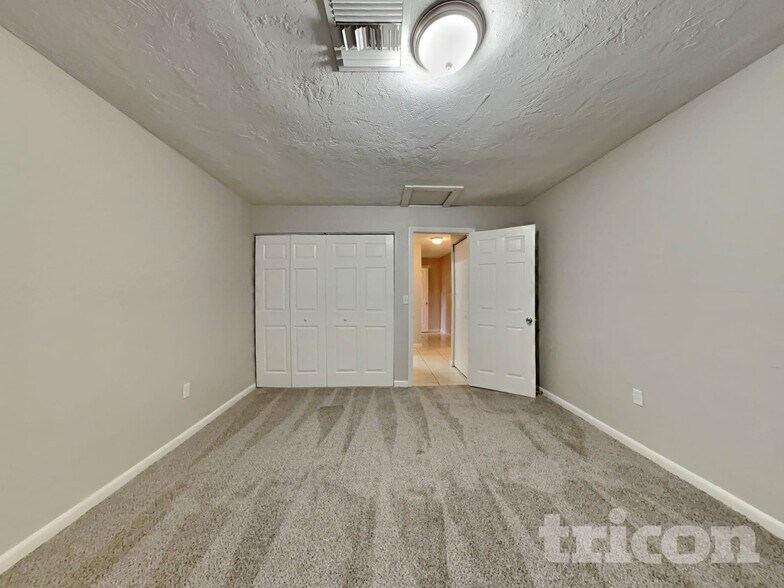 Building Photo - 6953 41st Terrace N