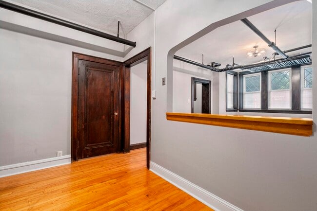 Building Photo - 532 Hillside Ave