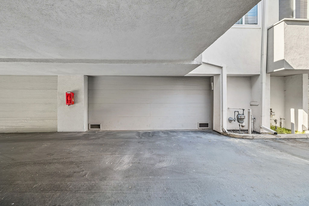 Building Photo - 501 Herondo St