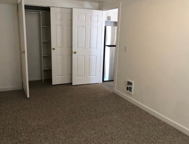 Building Photo - 116 W Salem Hills Dr