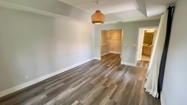 Building Photo - 5465 Grande Palm Cir