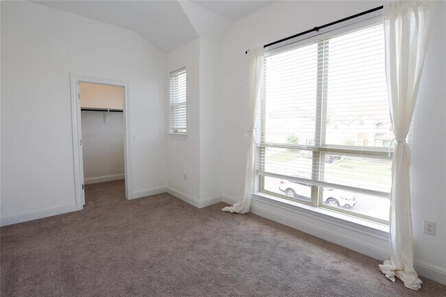 Building Photo - 432 Arrowhead Vine St