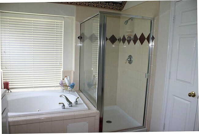 Building Photo - 10135 Lazy Lagoon