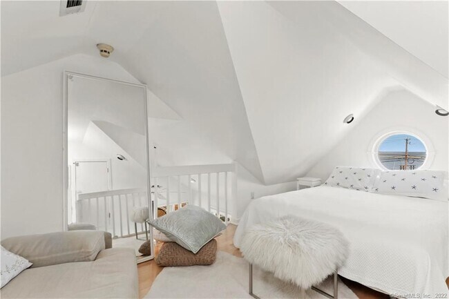 Building Photo - 4 Scofield Pl