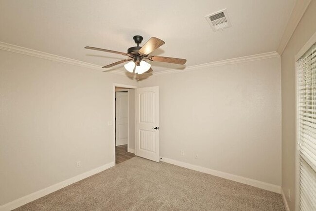 Building Photo - 8108 Knoxville Dr