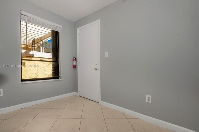 Building Photo - 20536 NE 6th Ct