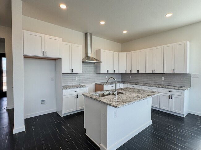 Building Photo - 340 Lucy Rd