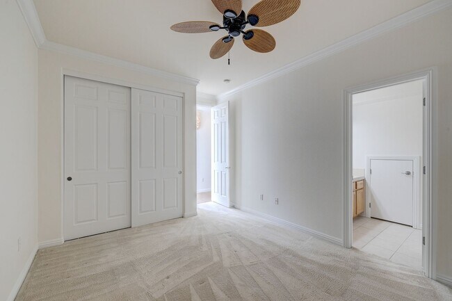 Building Photo - Beautiful 4Bd, 4Bth home in Guard Gated Community near Tivoli Village.