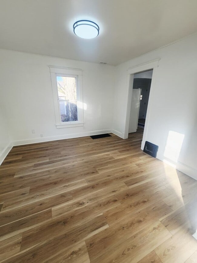 Building Photo - 426 Hazel Ave