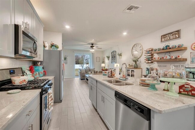 Building Photo - 3328 Curlew Ave