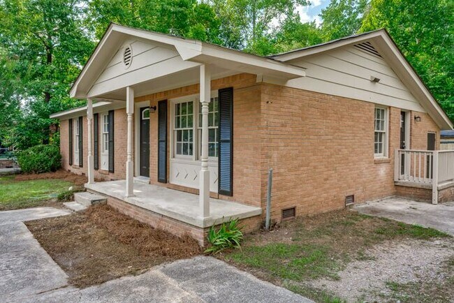 Building Photo - Spacious Home with Modern Comfort in 29223