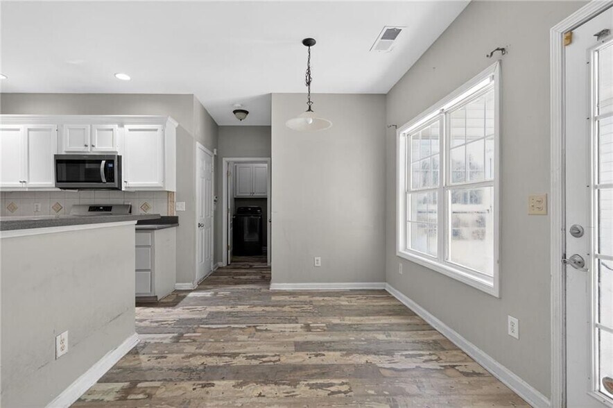 Building Photo - 1136 Mason Lee Ave SE