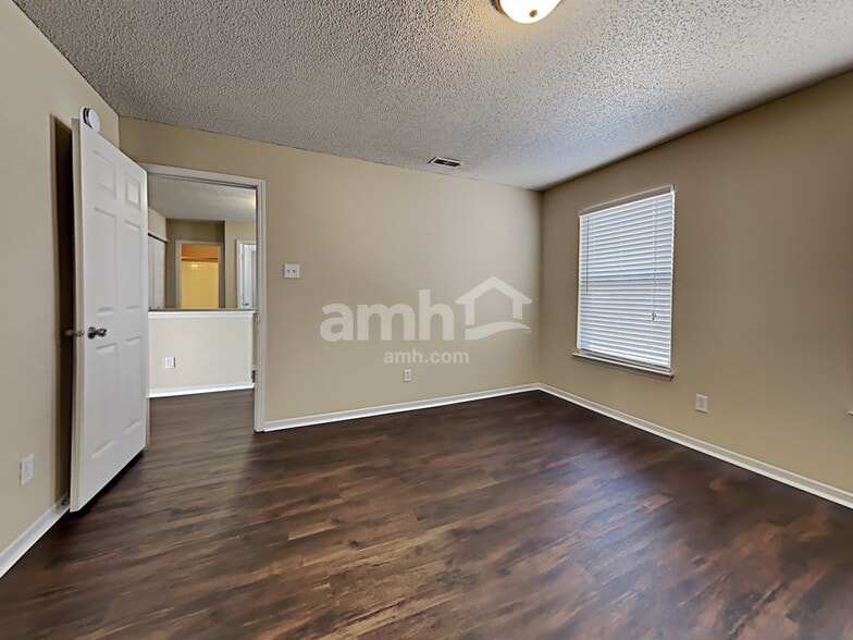 Building Photo - 6887 Merritt Ridge Way