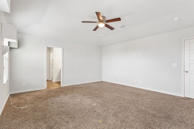 Building Photo - 4 Bedroom/2.5 Bath Paloma Subdivision