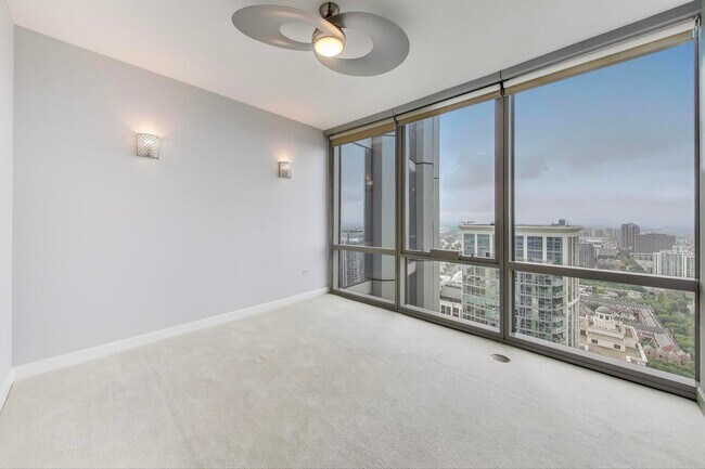 Building Photo - 1211 S Prairie Ave
