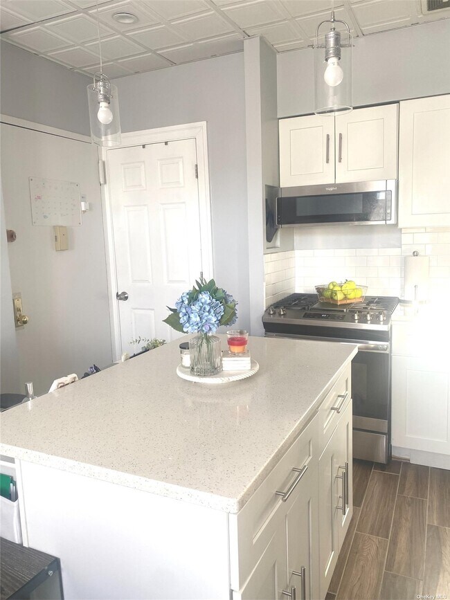 26910 Grand Central Pkwy 26910 Grand Central Pkwy Queens NY 11005