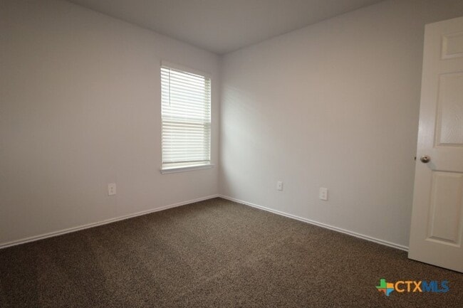 Building Photo - 2321 Aylesbury Dr