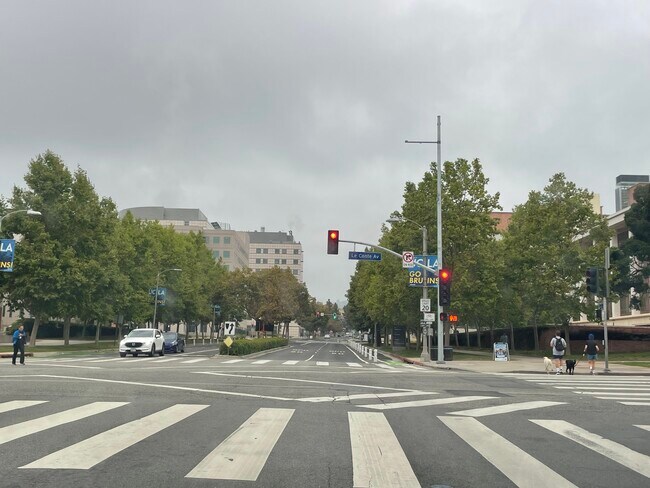 Building Photo - 2935 Westwood Blvd