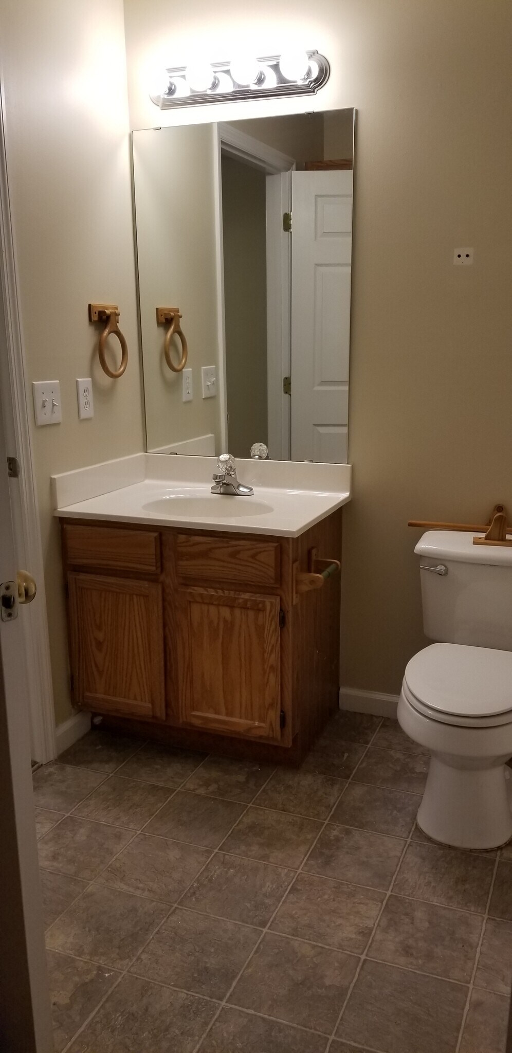 Building Photo - 821 Plantation Dr