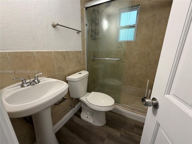 Building Photo - 7928 Harding Ave