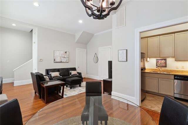 Building Photo - 7014 St Charles Ave