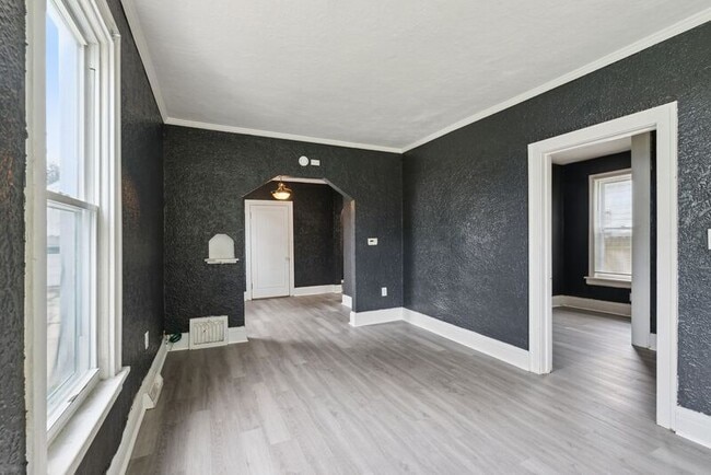 Building Photo - 1310 Almon Ave