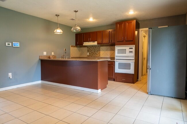 Building Photo - 12803 Segrest Dr