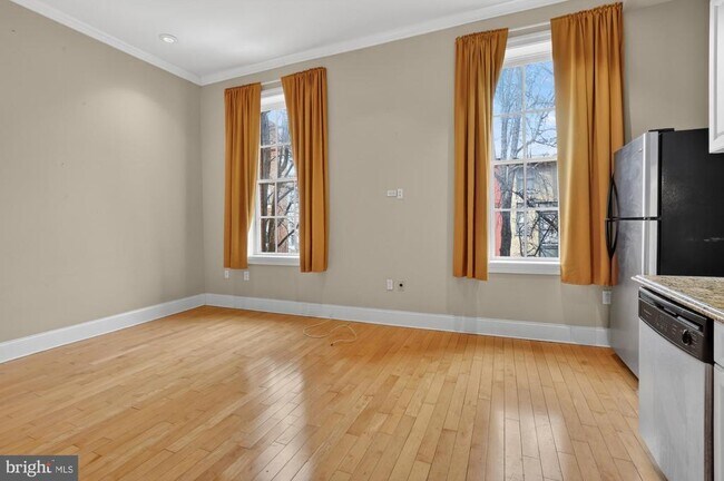 Building Photo - 1708 Pine St