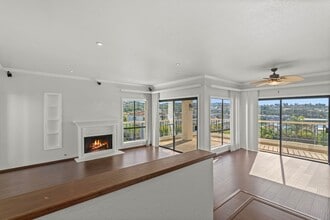 Building Photo - Stunning 2 bedroom *LAKE VIEW* condo for r...