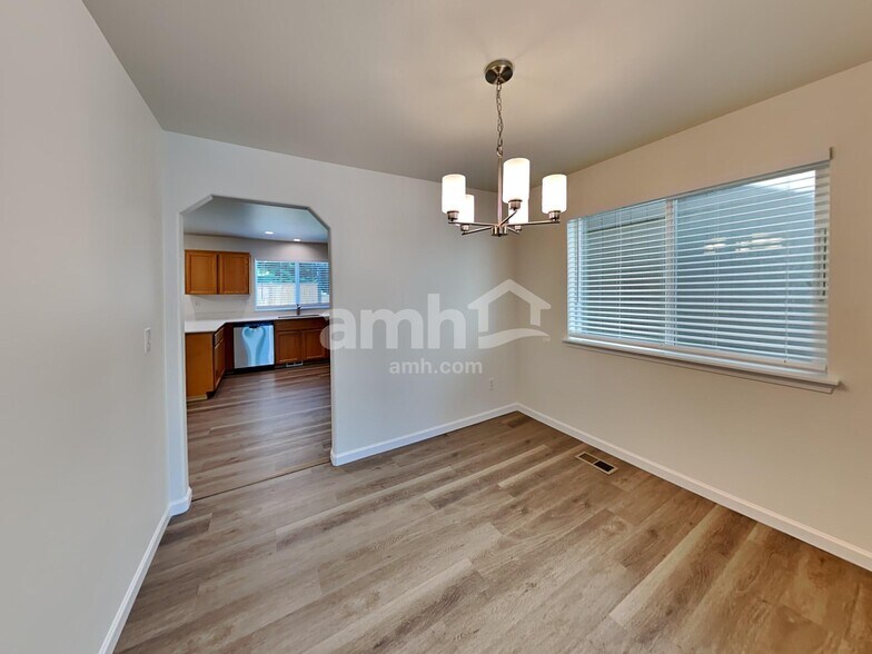 Building Photo - 17712 2nd Ave Ct E
