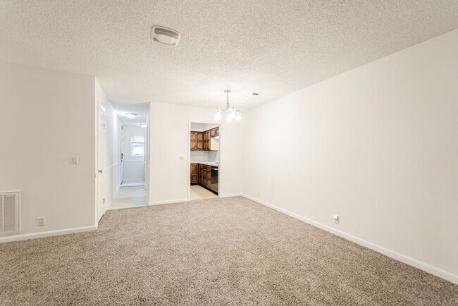 Building Photo - 26 Orantes Pl