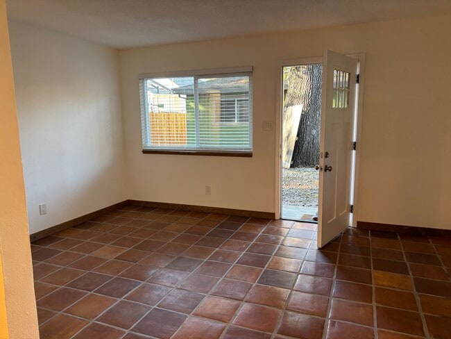 Building Photo - 3926 7th Ave