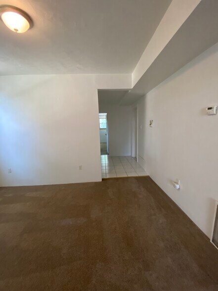 Building Photo - 5819 Bartlett St