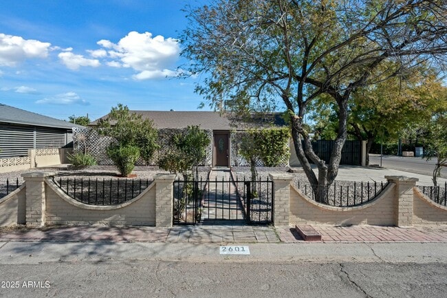 Building Photo - 2601 N 51st St