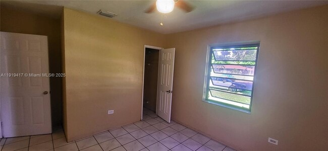 Building Photo - 1310 NE 143rd St