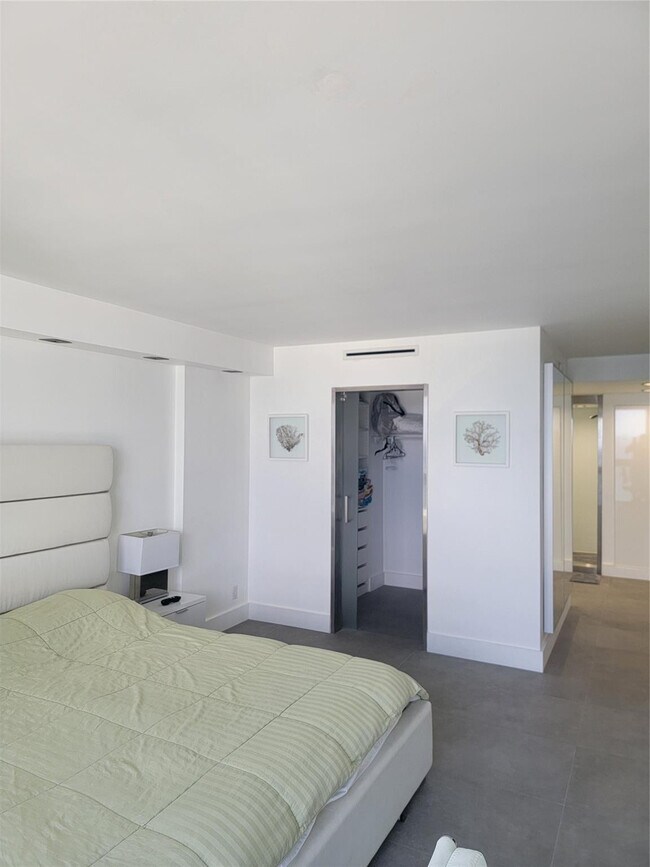 Building Photo - 1500 S Ocean Dr