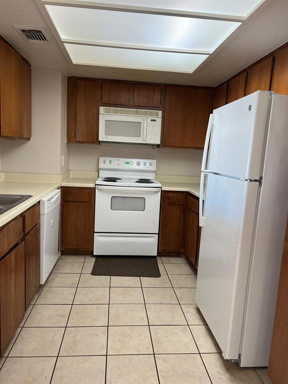 Primary Photo - 2814 S Bartell Dr