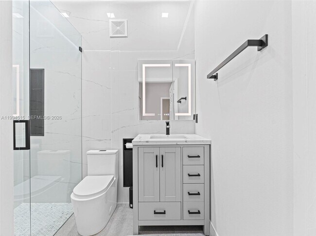 Building Photo - 4851 Bonsai Cir