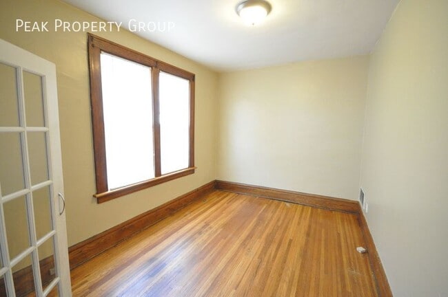 Building Photo - 396 E Northwood Ave