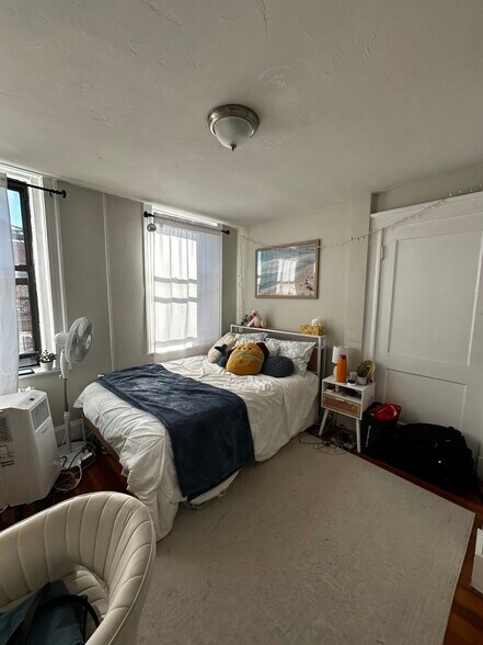 Building Photo - 222 Hanover St