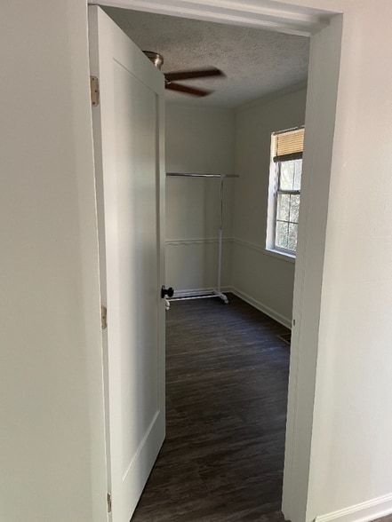 Primary Photo - 3230 Meadowlark Ln NW