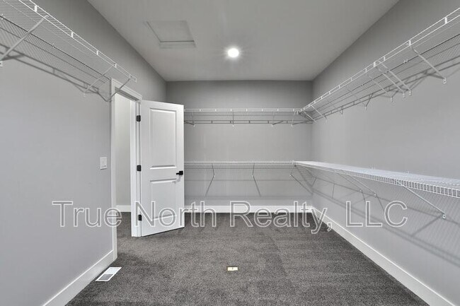 Building Photo - 2246 Koester Trce
