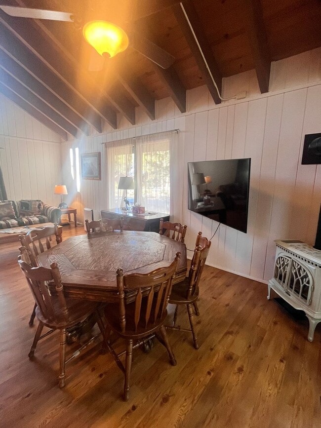 Building Photo - Tahoe Donner Long Term Lease - 2 bedroom with loft