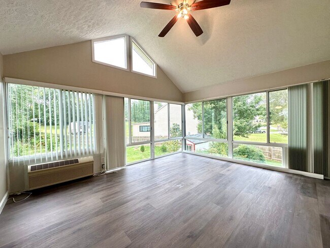 Building Photo - Stunning Single-Family Home with Plenty of...