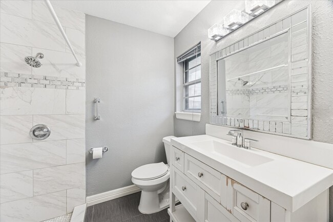 Building Photo - 1807 Locksford St