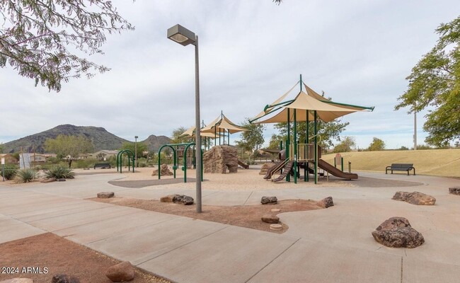 Building Photo - 5230 W Redbird Rd