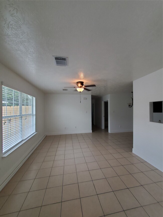 Building Photo - 5319 Cherie Crest Ct