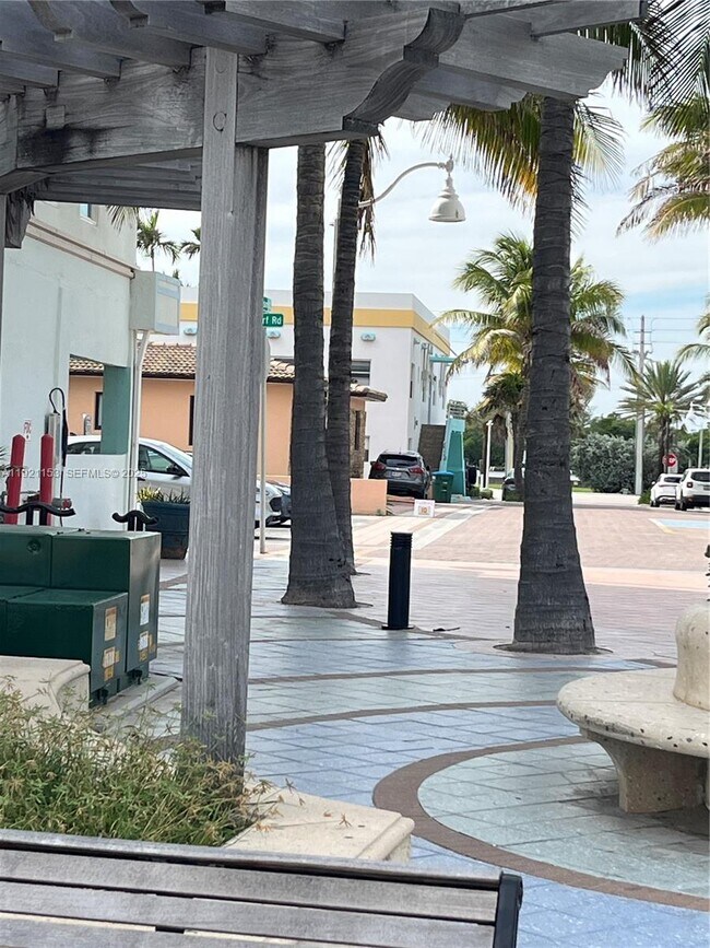 Building Photo - 326 Wilson St