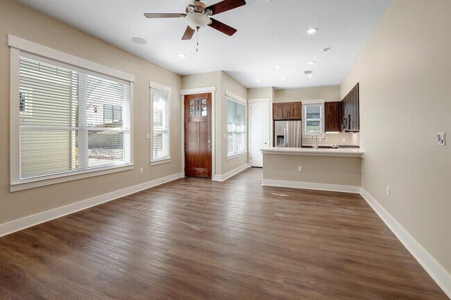 Building Photo - 1702 Cedar Bend Dr