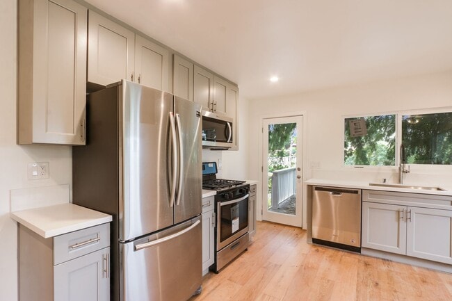 Building Photo - 2042 N Alvarado St